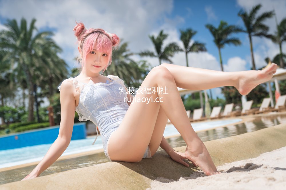 [网红杂图] 瓜希酱 – 度假水着 [10P72MB]