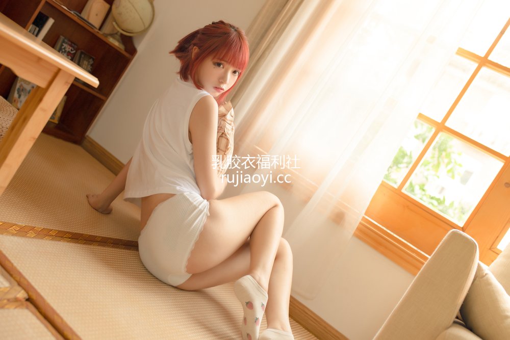 [网红杂图] 疯猫ss – 思绪之夏日和风 [32P497MB]