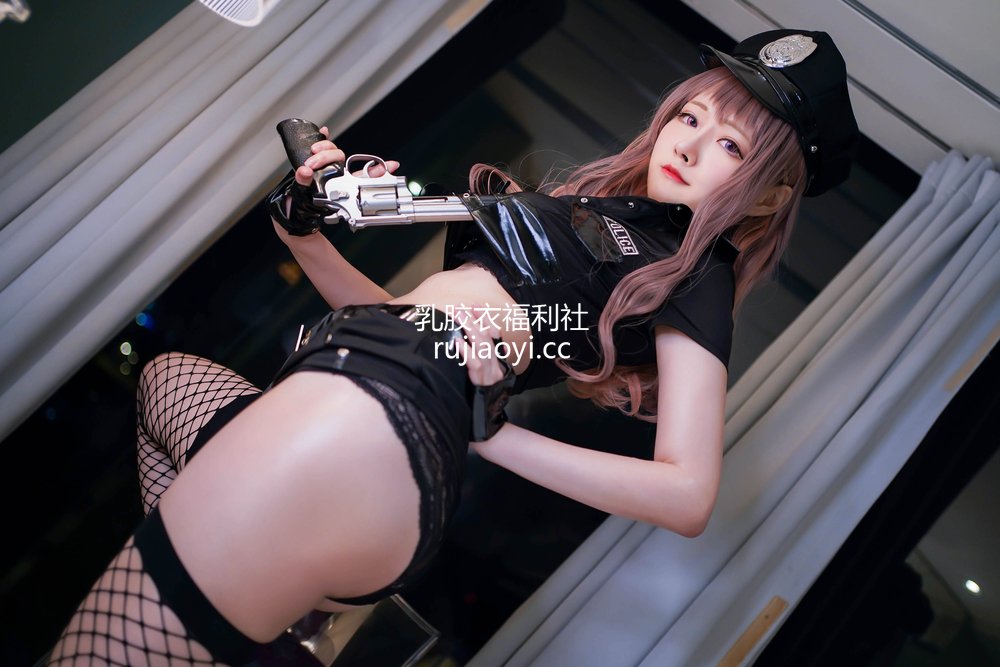 [网红杂图] Arty亞緹 – 女警网袜 [25P15MB]
