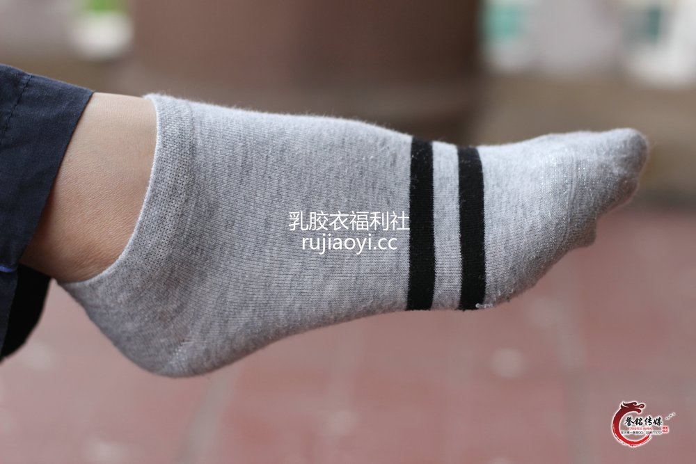 [誉铭传媒] 袜足摄影 《九十五》 [128P215MB]