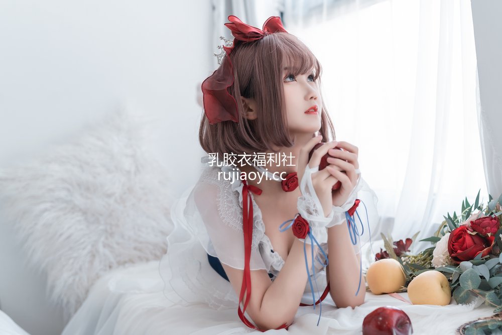[网红杂图] 三度_69 – 白雪姬 [41P3V297MB]