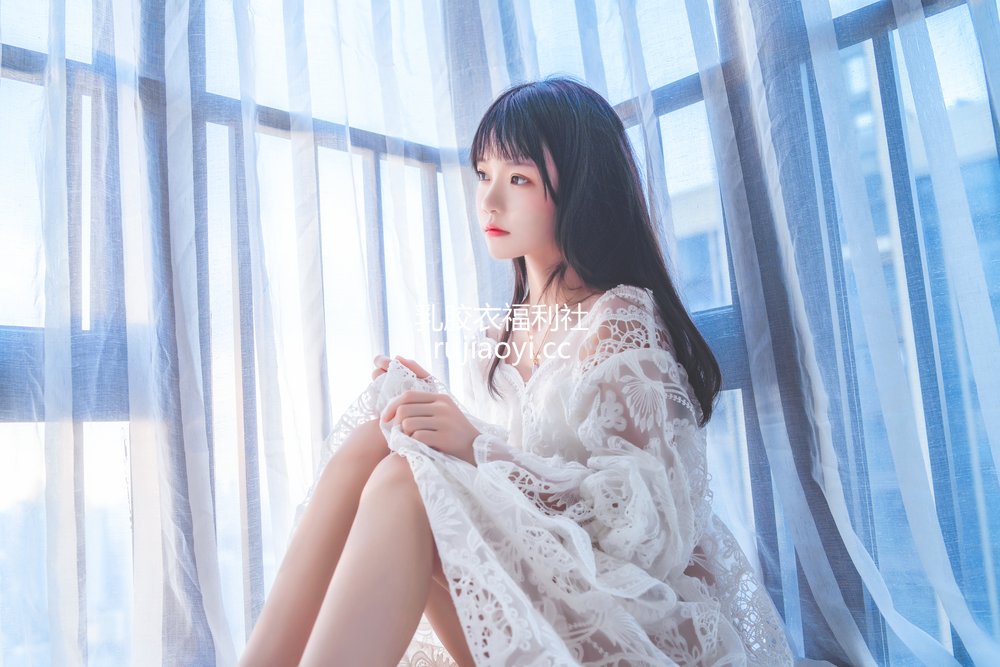 [网红杂图] 桜桃喵 – 初雪 [45P915MB]