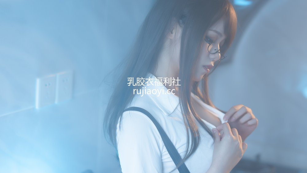 [网红杂图] 七月喵子 – 眼镜娘1号 [21P91MB]