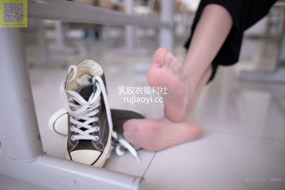 [山茶摄影Iss] NO.210 丝袜穿搭53 [79P529MB]