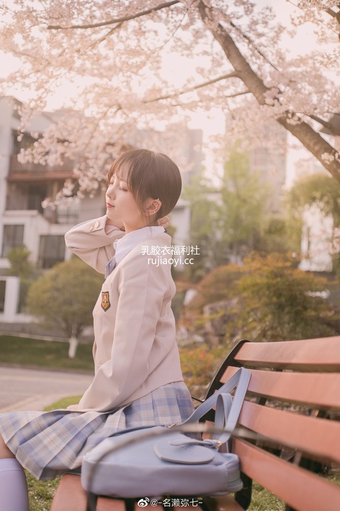 [网红杂图] 名濑弥七 – 樱花 [14P83MB]
