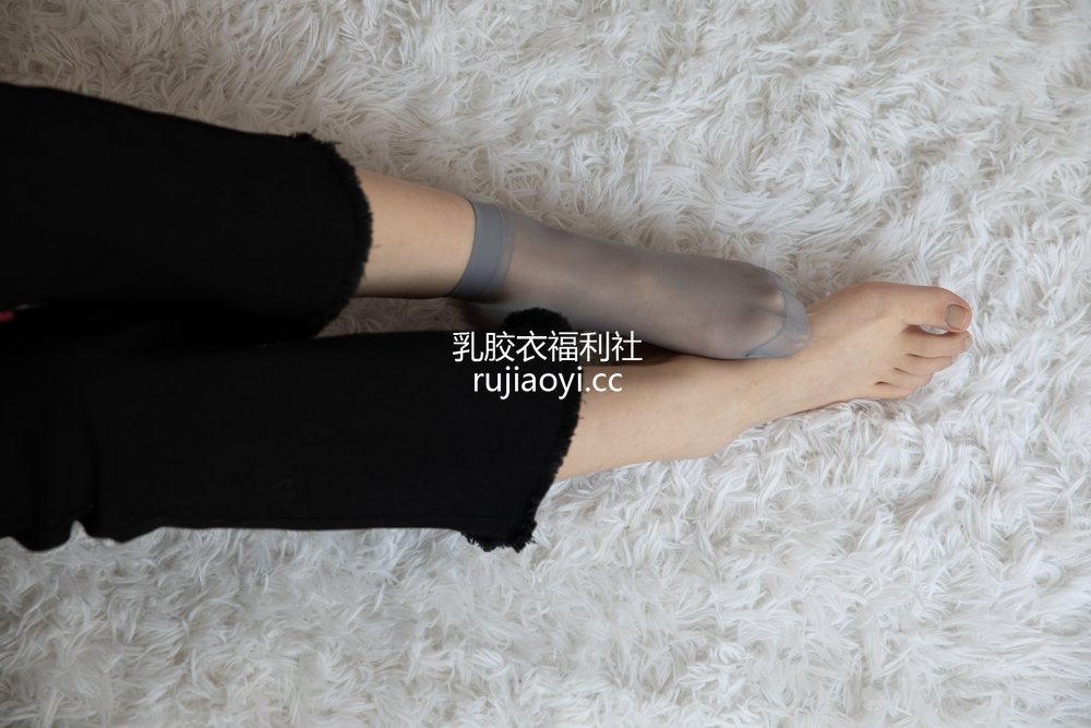[物恋传媒] No.504 小凌时光深处 [160P1V3.70GB]