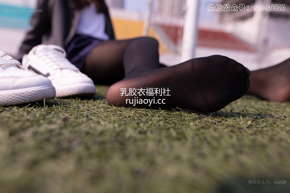 [山茶摄影Iss] NO.252 丝袜穿搭95 [94P607MB]