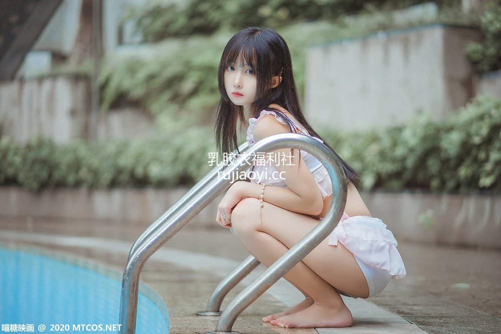 [喵糖映画] VOL.312 泳池萌妹 [35P191MB]