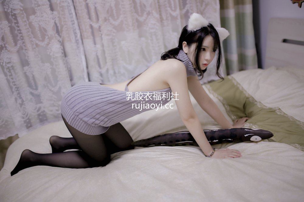 [网红杂图] 疯猫ss – 露背毛衣 [16P67M]