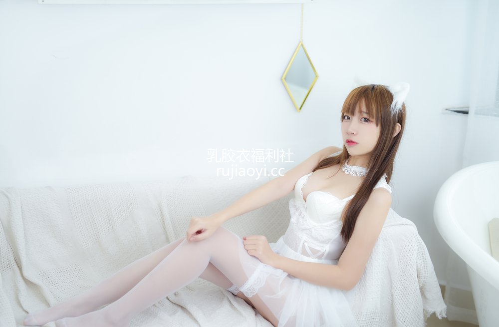 [网红杂图] 二佐Nisa – 白婚纱 [28P272MB]
