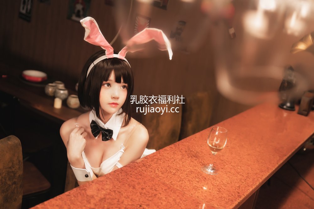 [网红杂图] 桜桃喵 – (加藤惠)兔女郎 [29P0.99GB]