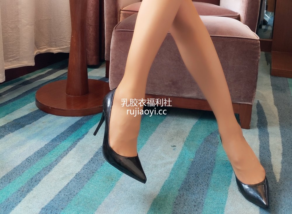 [网红杂图] 小女巫露娜 – 豹纹 [30P109MB]