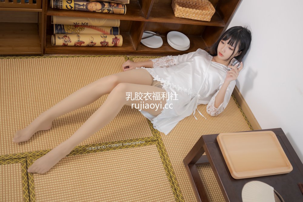 [紧急企划] NO.006 一只喵喵梓 ​​​​[77P1V1.40GB]