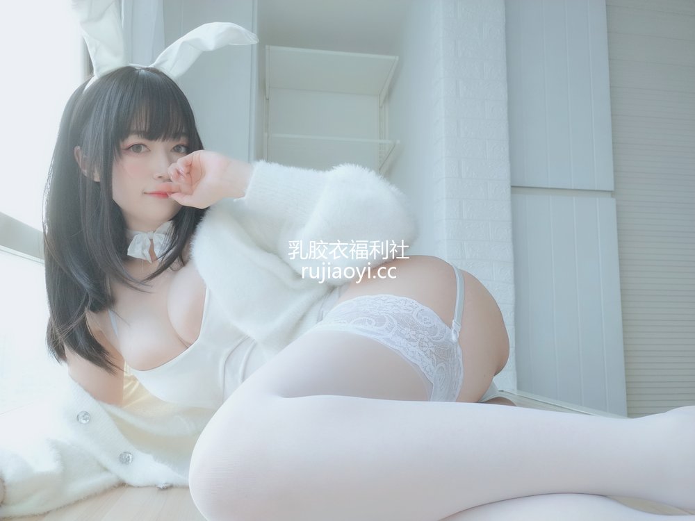 [网红杂图] 白银 – 白丝兔子 [108P4V893MB]