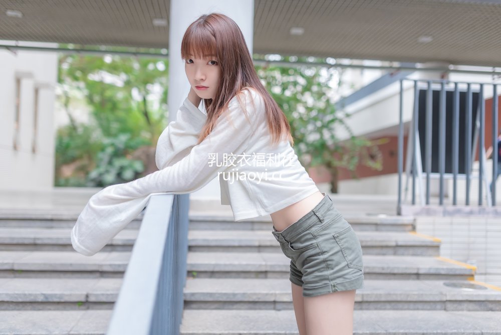 [网红杂图] 祖木子 – 周末女友 [46P56M]