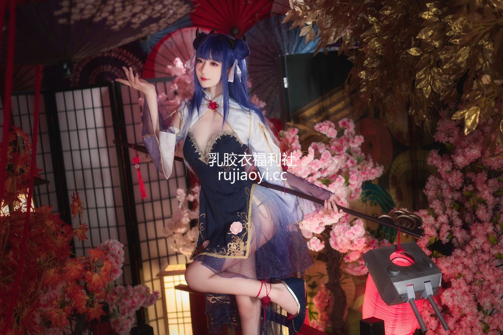 [网红杂图] 弥音音ww – 伊吹 [18P247MB]