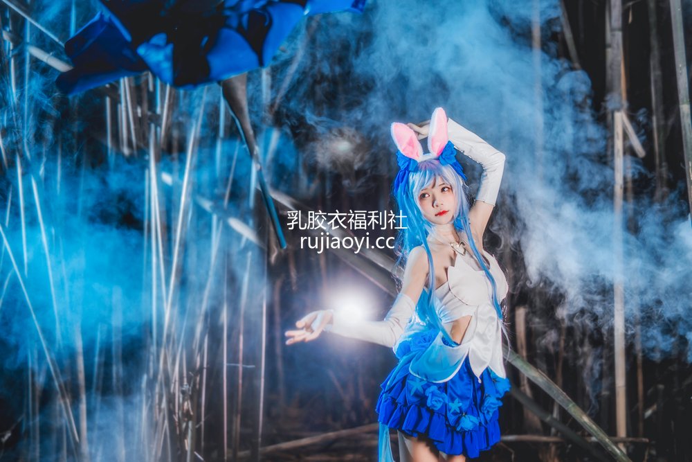 [网红杂图] 桜桃喵 – 花间舞 [13P253MB]
