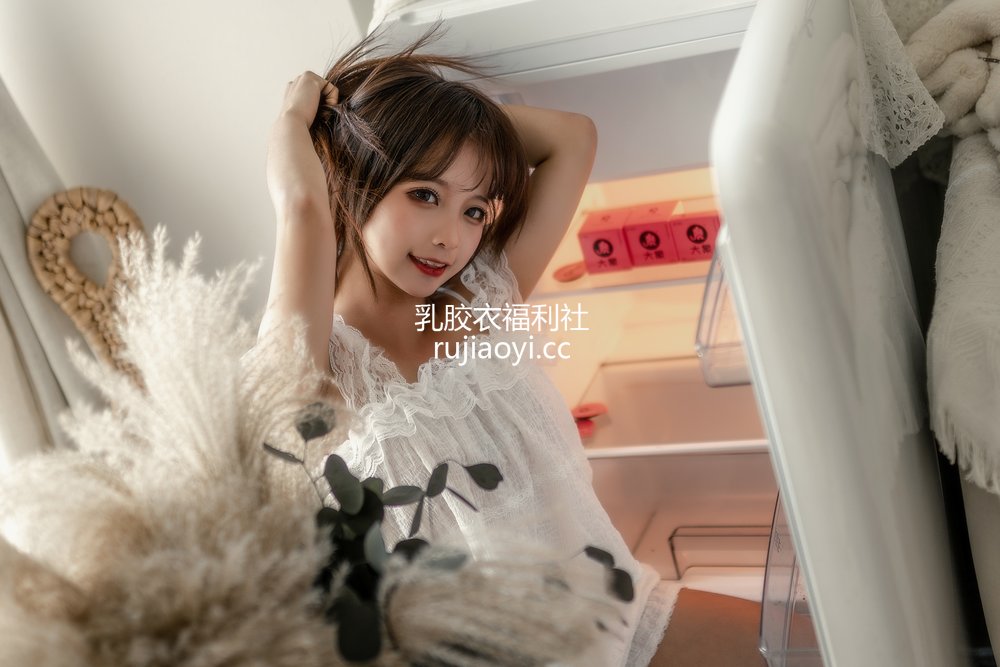 [网红杂图] 蠢沫沫 – 大象 白睡衣 [29P271MB]
