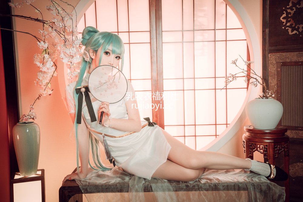 [网红杂图] 面饼仙儿 – 初音旗袍 [28P514MB]