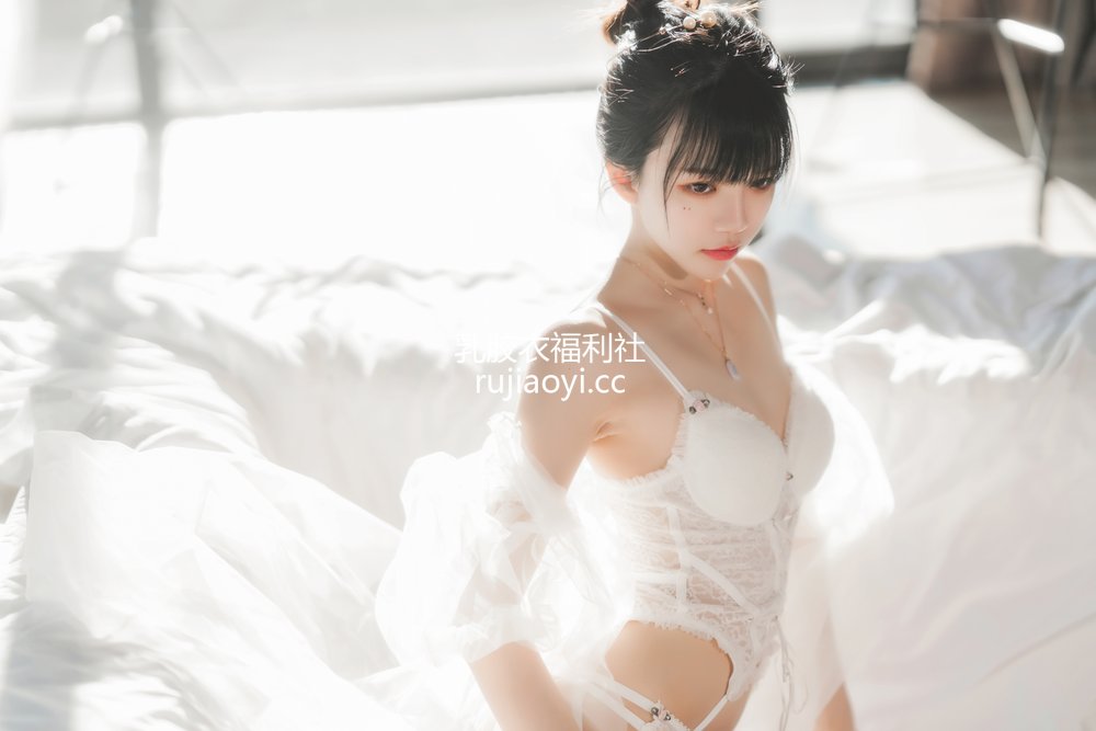 [网红杂图] 桜桃喵 – 白纱糖01 [35P596MB]