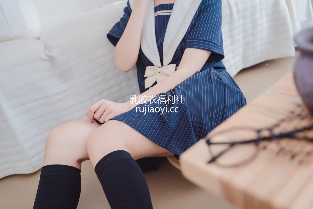 [网红杂图] 猫君君MaoJun – 清纯学妹 [40P343MB]
