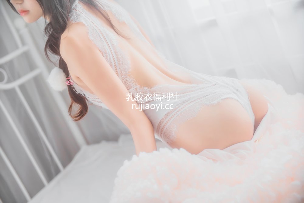 [网红杂图] 桜桃喵 – 冬眠系列 纯白私房 [46P385MB]