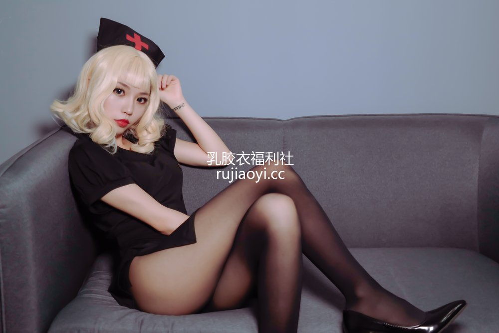 [网红杂图] 白易子教主 – 黑化护士 [24P138MB]