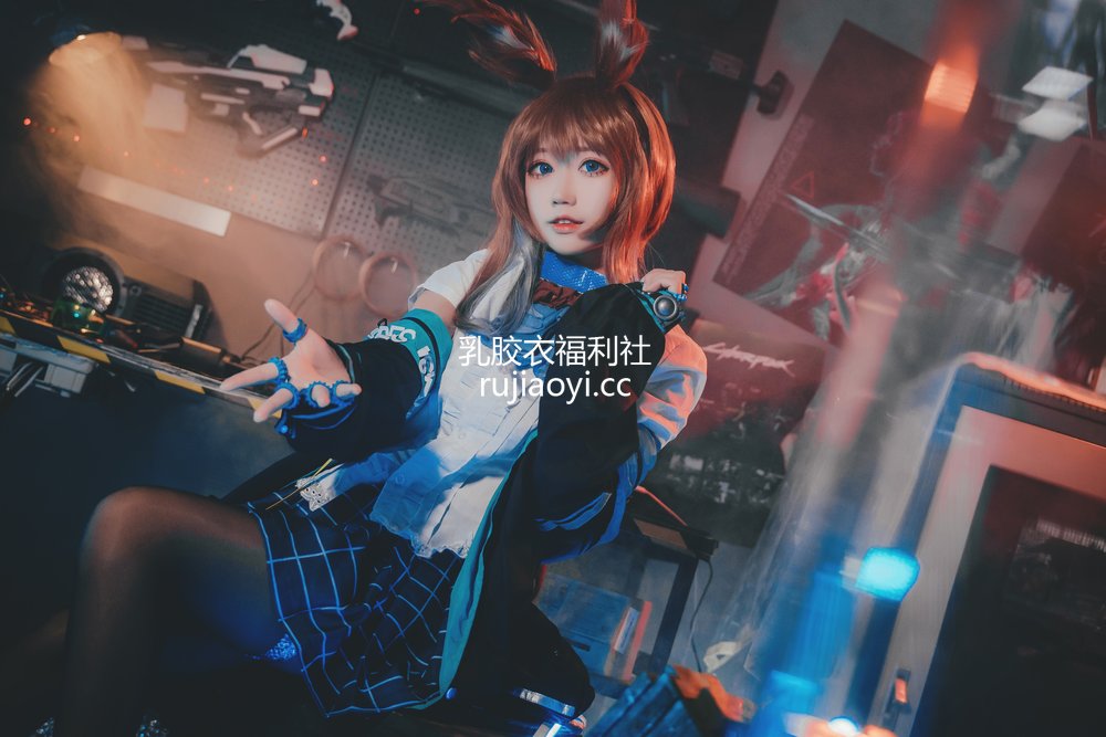 [网红杂图] 猫君君MaoJun – 阿米娅 [52P595MB]