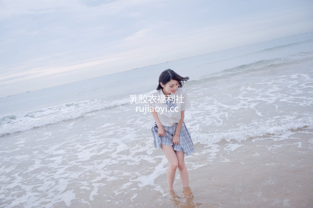 [网红杂图] 周叽是可爱兔兔 – 海边jk [35P252MB]