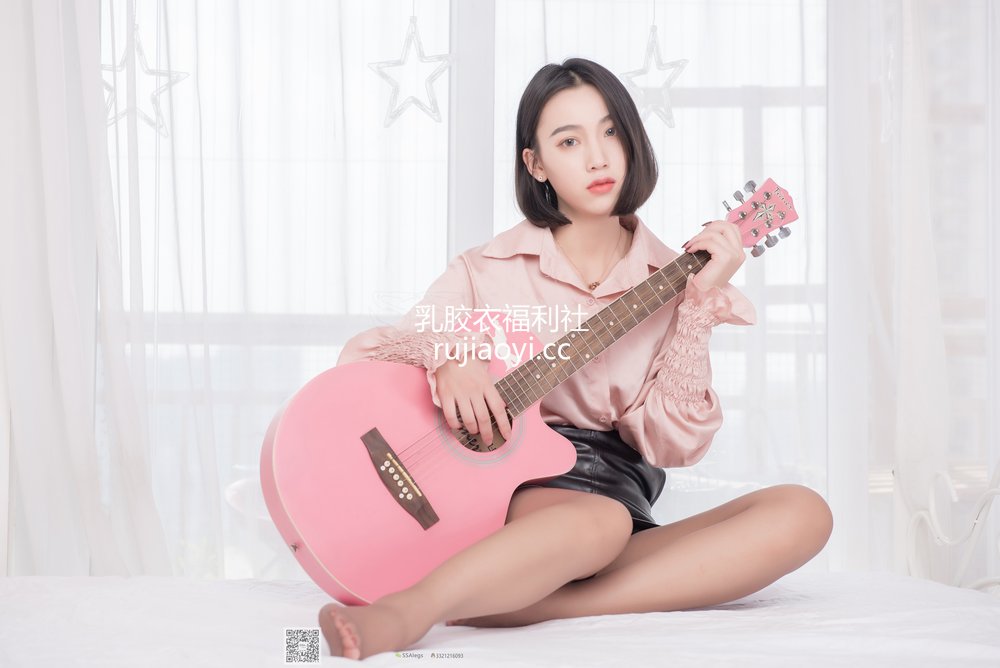[SSA丝社] 超清写真 No.034 大大的咖啡丝完美腿部曲线 [99P933MB]
