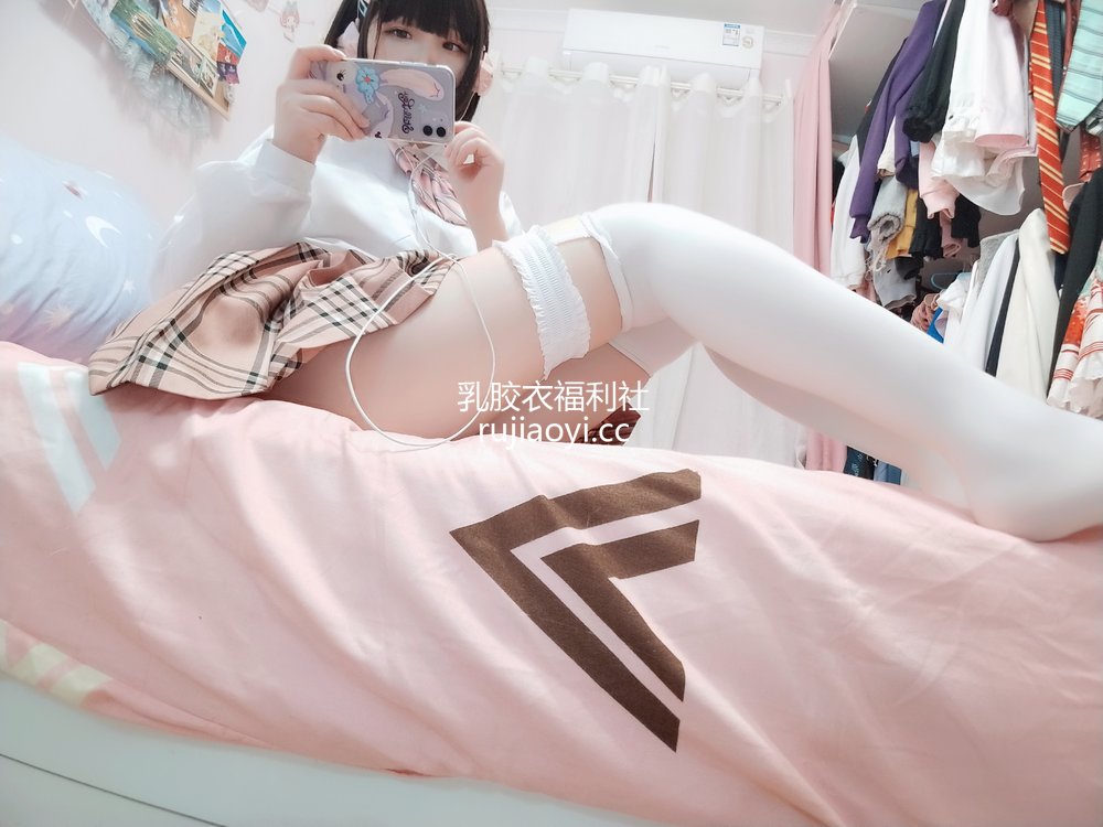 [网红杂图] 古川kagura – 白丝JK [41P4V217MB]