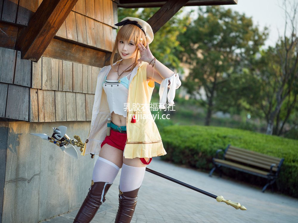 [网红杂图] 麻花麻花酱 – 莱莎 [20P1V308MB]