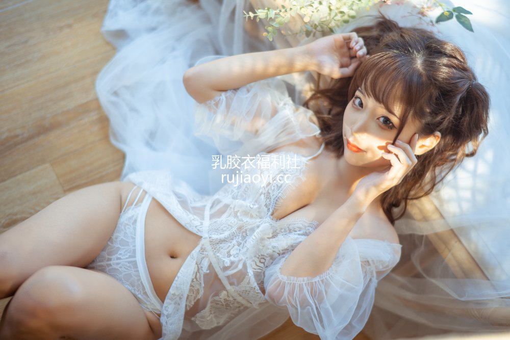 [网红杂图] 蠢沫沫 – 蕾丝睡衣 [31P620MB]
