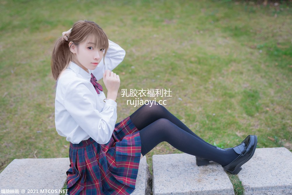 [喵糖映画] VOL.388 户外制服 [38P108MB]