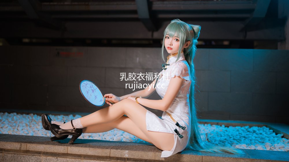 [网红杂图] 大大卷卷小卷 – 夏日 [20P36MB]