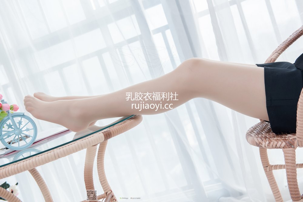 [SSA丝社] 超清写真 No.046 阳光下的混血美女同事 [109P1.20GB]