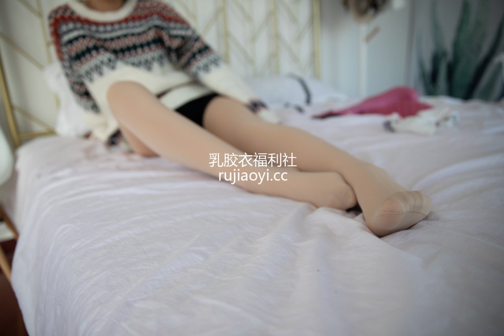 [物恋传媒] No.629 小飞-如月如冰 [161P1V3.60GB]