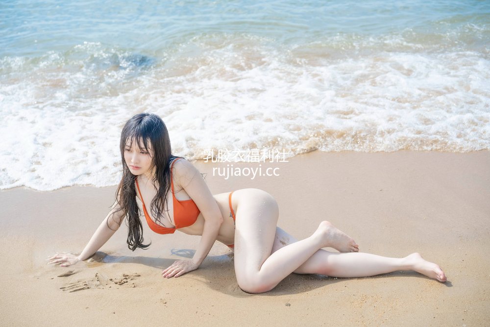 [网红杂图] 脱尾巴Mizuki – 沙滩 [20P33MB]