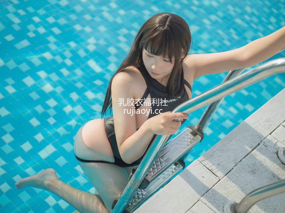 [网红杂图] 麻花麻花酱 – 竞泳 [20P130MB]
