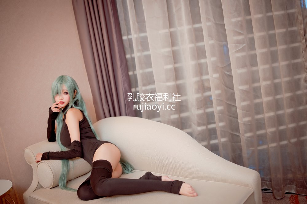 [网红杂图] 周叽是可爱兔兔 – 伊丽莎白连体衣 [15P138MB]
