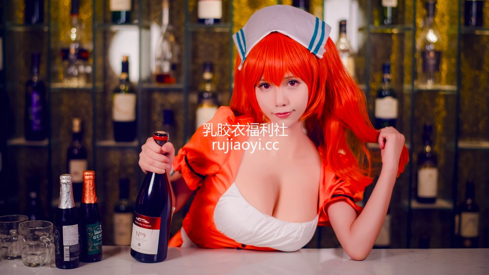 [网红杂图] The Vagrant Cosplay Album – 酒吧萝莉 [19P68MB]