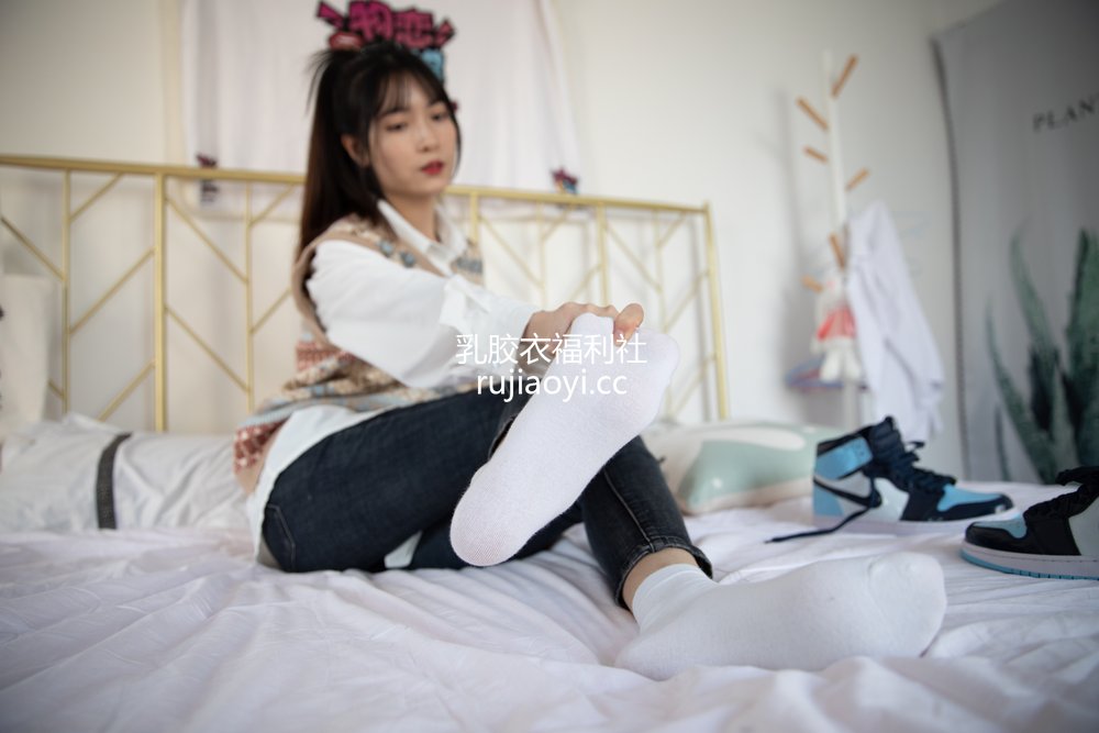 [物恋传媒] No.669 猫耳-雪痕 [170P1V4.02GB]