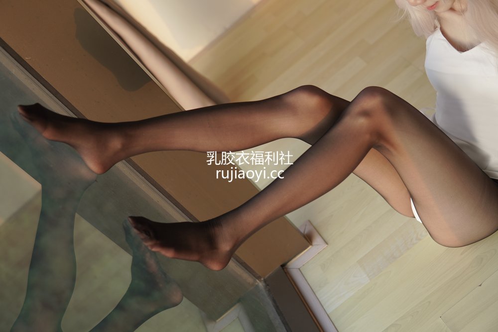 [网红杂图] Sally Dorasnow – Super Crown Boo [18P84MB]