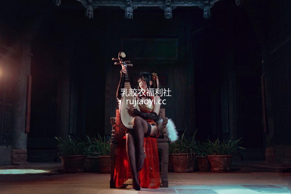 [网红杂图] 半半子 – 大凤旗袍 [40P140MB]