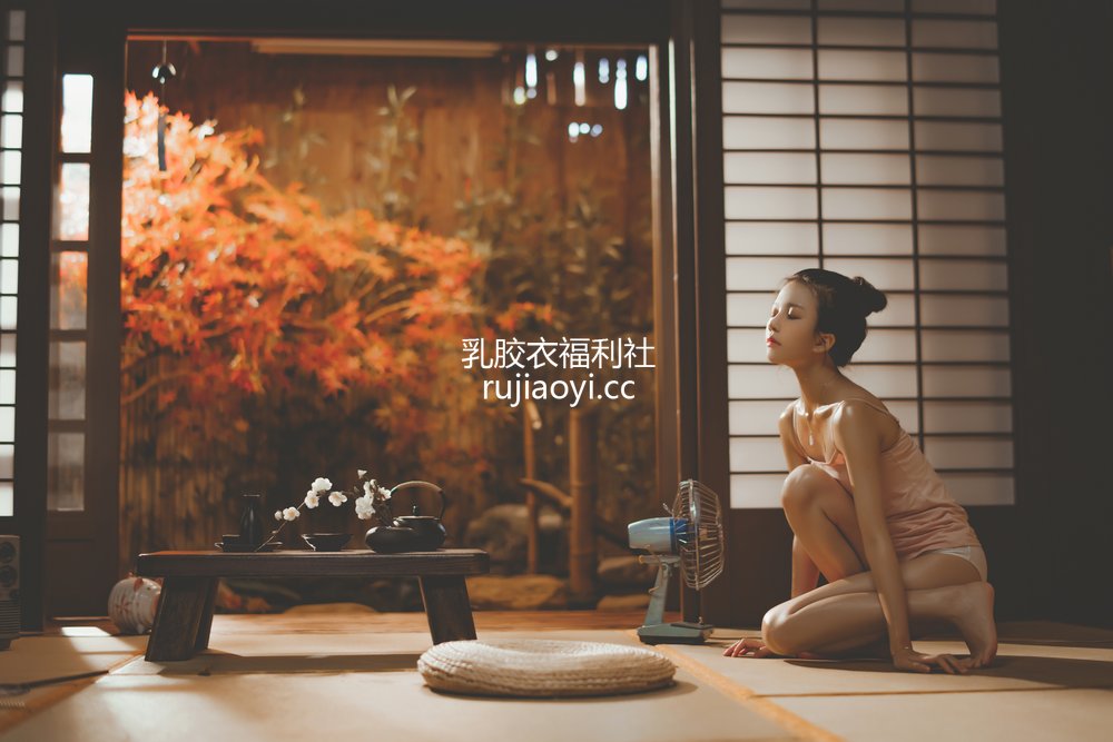 [网红杂图] 桜桃喵 – 炙夏01 [47P1.35GB]