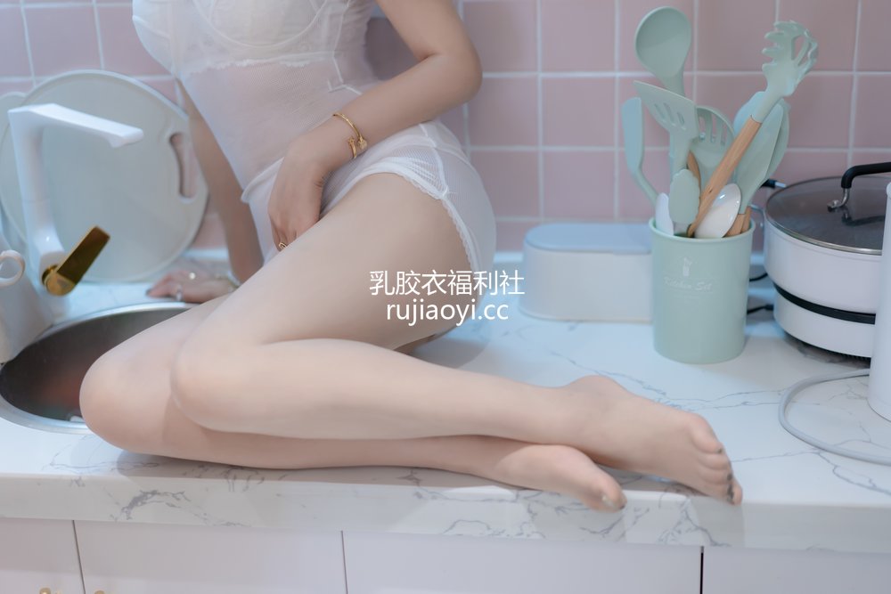 [网红杂图] 过期米线线喵 – 大姐姐 [87P107MB]