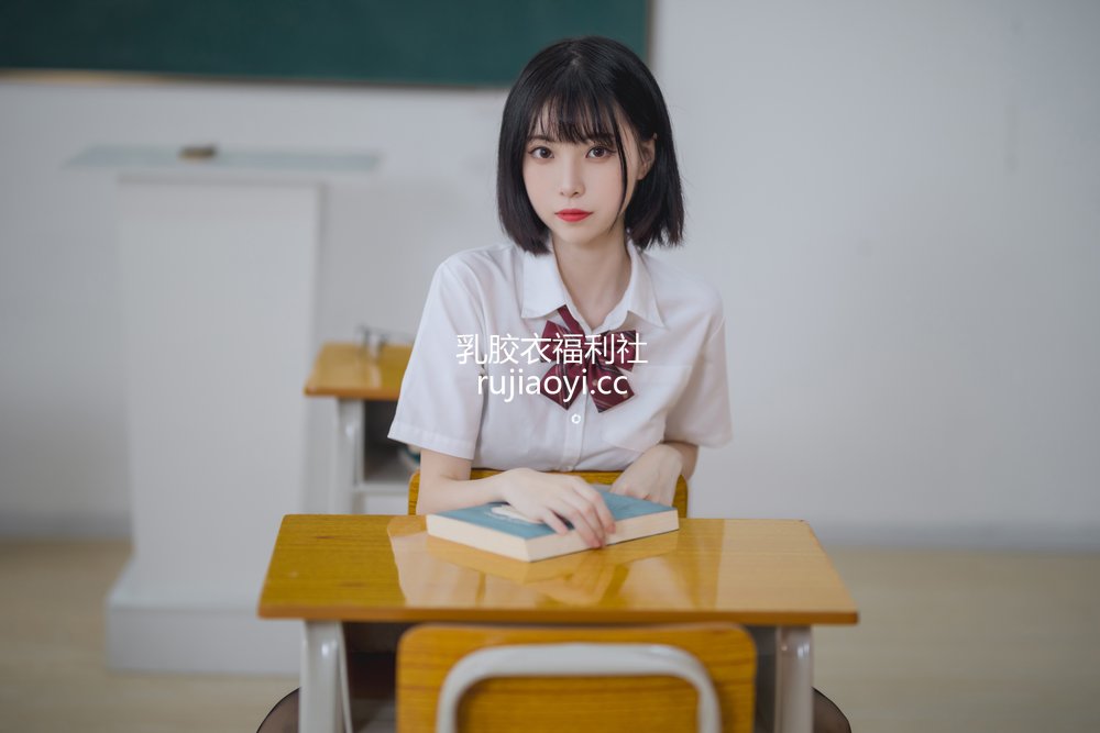 [网红杂图] 许岚 – 教室jk黑丝 [40P426MB]