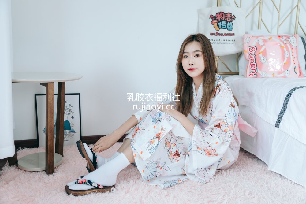[物恋传媒] No.768 小鹿-夜锁清冷 [158P1V3.84GB]