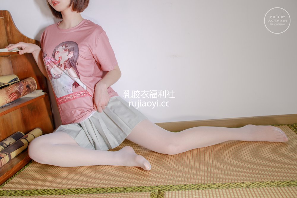 [森萝财团] – 無料004 凉席上的白丝美少女 [40P604MB]