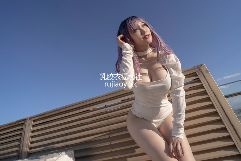 [网红杂图] 脱尾巴Mizuki – 天台 [43P121MB]